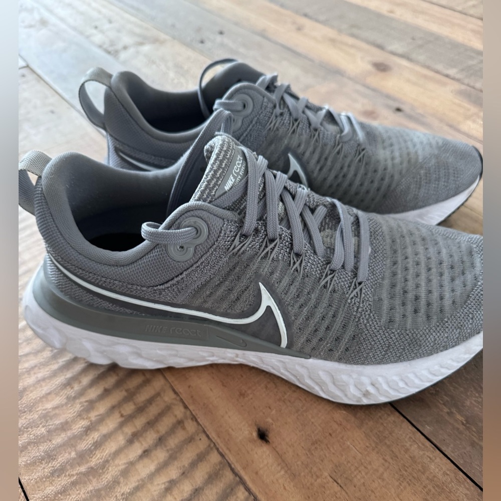 Nike React Infinity size 9.5
